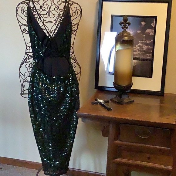 Dress - Picture 6 of 6